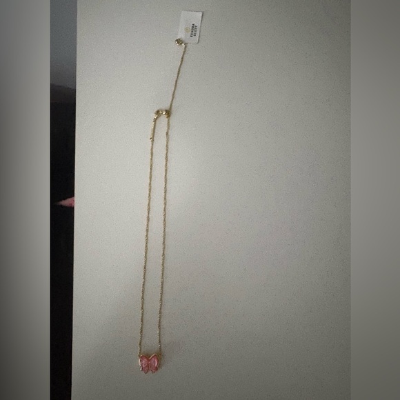 Kendra Scott Haley Bow Gold Short Pendant Necklace in blush mother-of-pearl - Picture 3 of 6